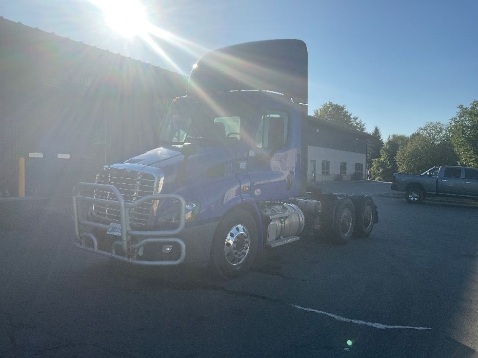 Day Cab Tractor-Heavy Duty Tractors-Freightliner-2020-Cascadia 11364ST-Albany-NY-386,253\n\t\tmiles-$ 39,500 - Image 3