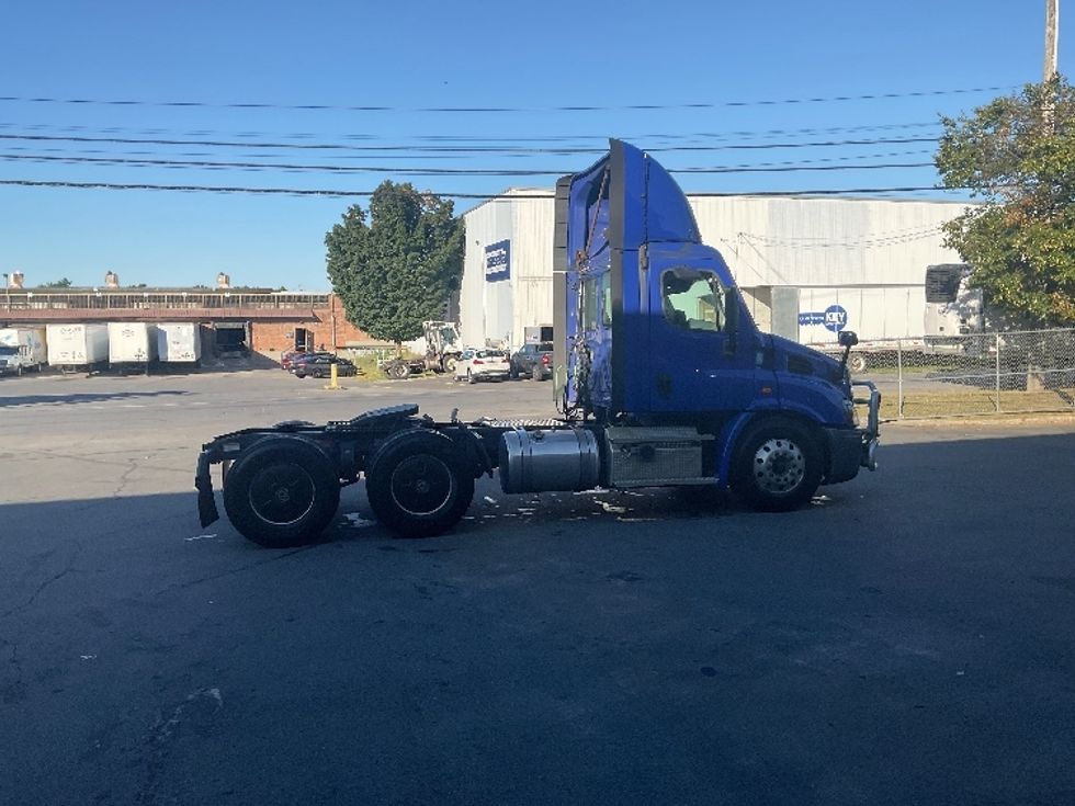 Day Cab Tractor-Heavy Duty Tractors-Freightliner-2020-Cascadia 11364ST-Albany-NY-386,253\n\t\tmiles-$ 39,500 - Image 8