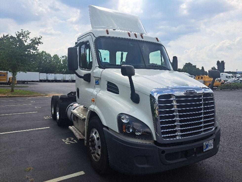 Day Cab Tractor-Heavy Duty Tractors-Freightliner-2020-Cascadia 11364ST-Atlanta-GA-109,671\n\t\tmiles-$ 60,000 - Image 1