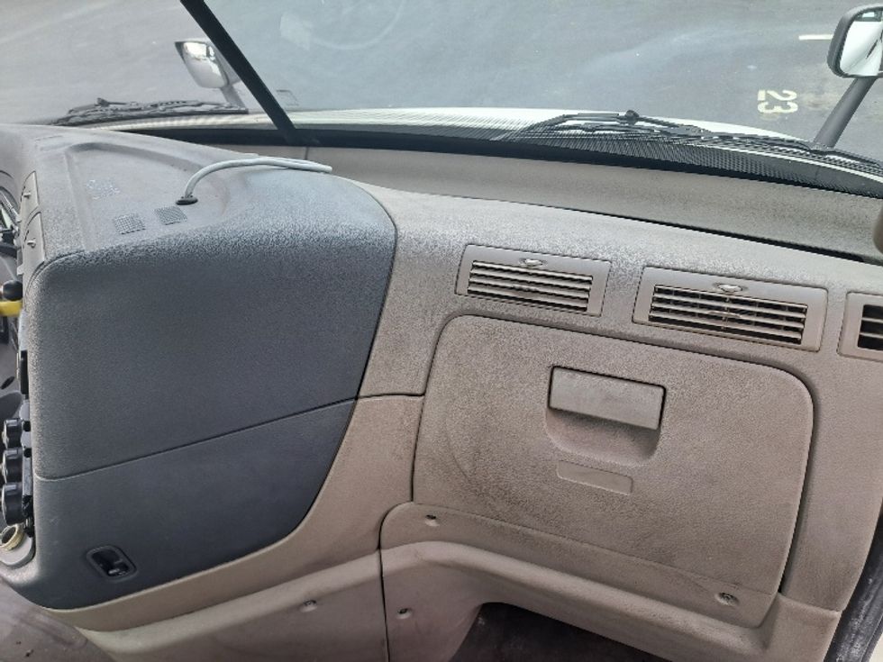 Day Cab Tractor-Heavy Duty Tractors-Freightliner-2020-Cascadia 11364ST-Atlanta-GA-109,671\n\t\tmiles-$ 60,000 - Image 13