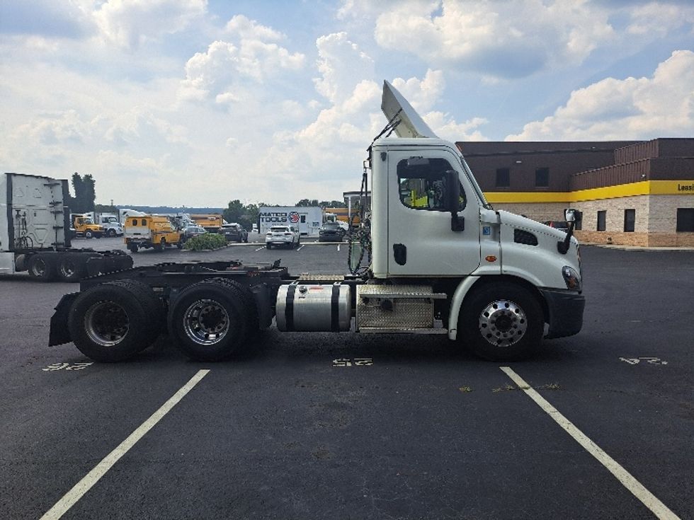 Day Cab Tractor-Heavy Duty Tractors-Freightliner-2020-Cascadia 11364ST-Atlanta-GA-109,671\n\t\tmiles-$ 60,000 - Image 8