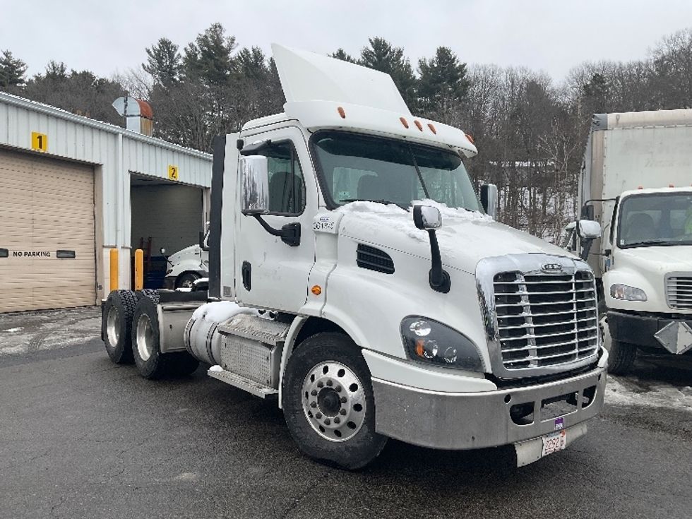 Day Cab Tractor-Heavy Duty Tractors-Freightliner-2020-Cascadia 11364ST-Auburn-MA-232,511\n\t\tmiles-$ 52,250 - Image 1