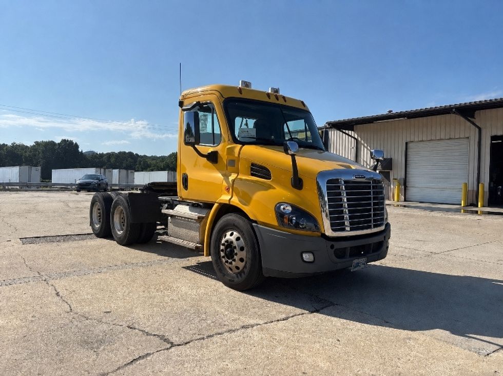 Day Cab Tractor-Heavy Duty Tractors-Freightliner-2020-Cascadia 11364ST-Birmingham-AL-482,353\n\t\tmiles-$ 34,750 - Image 1