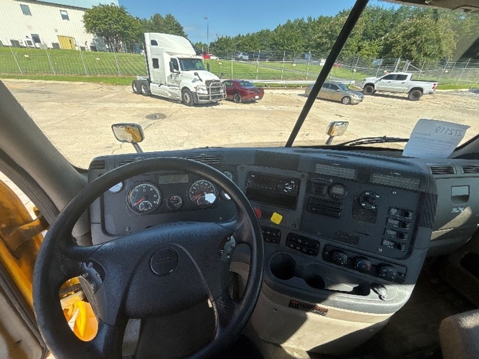 Day Cab Tractor-Heavy Duty Tractors-Freightliner-2020-Cascadia 11364ST-Birmingham-AL-482,353\n\t\tmiles-$ 34,750 - Image 11