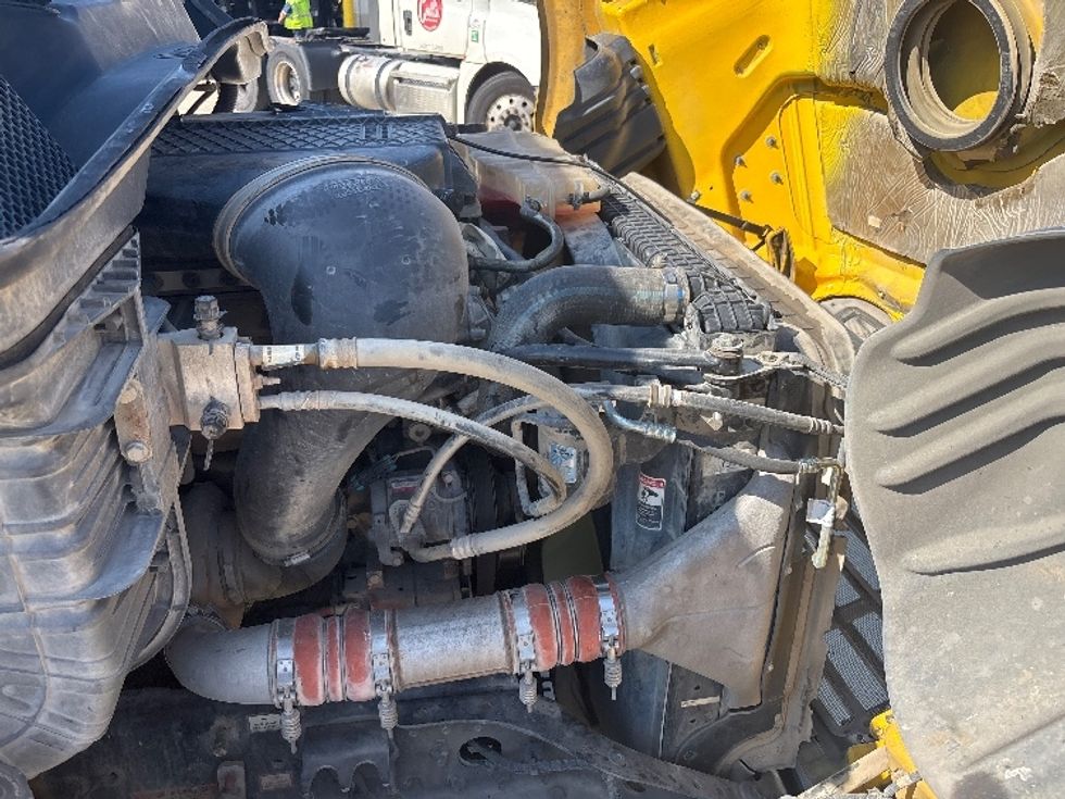 Day Cab Tractor-Heavy Duty Tractors-Freightliner-2020-Cascadia 11364ST-Birmingham-AL-482,353\n\t\tmiles-$ 34,750 - Image 15