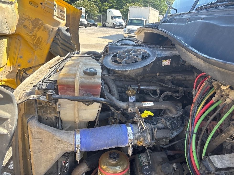 Day Cab Tractor-Heavy Duty Tractors-Freightliner-2020-Cascadia 11364ST-Birmingham-AL-482,353\n\t\tmiles-$ 34,750 - Image 16