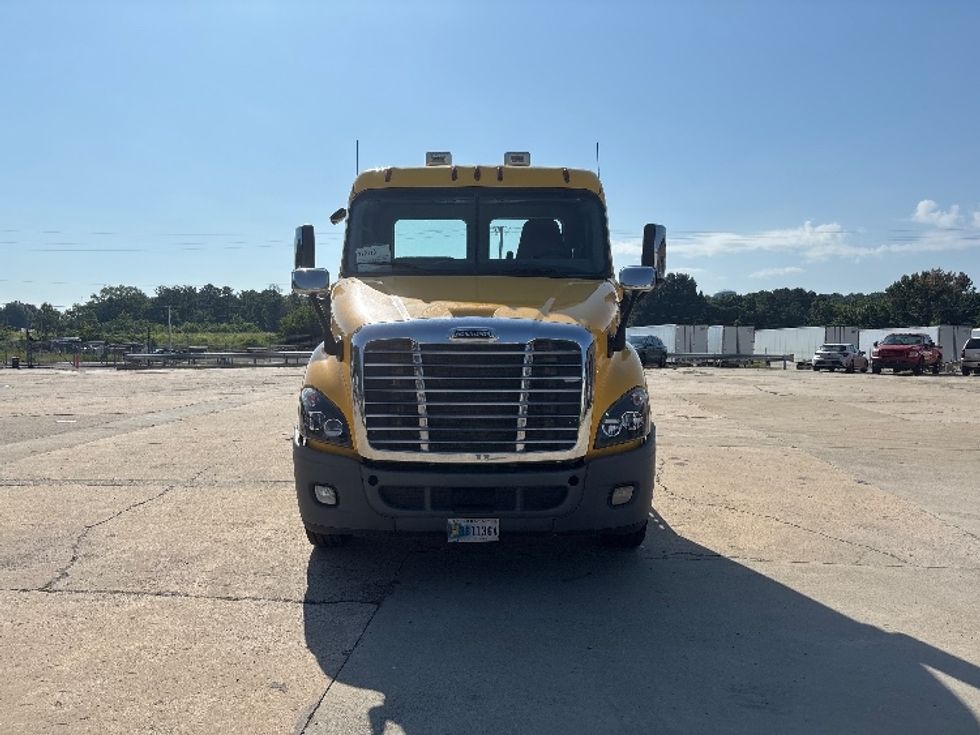 Day Cab Tractor-Heavy Duty Tractors-Freightliner-2020-Cascadia 11364ST-Birmingham-AL-482,353\n\t\tmiles-$ 34,750 - Image 2