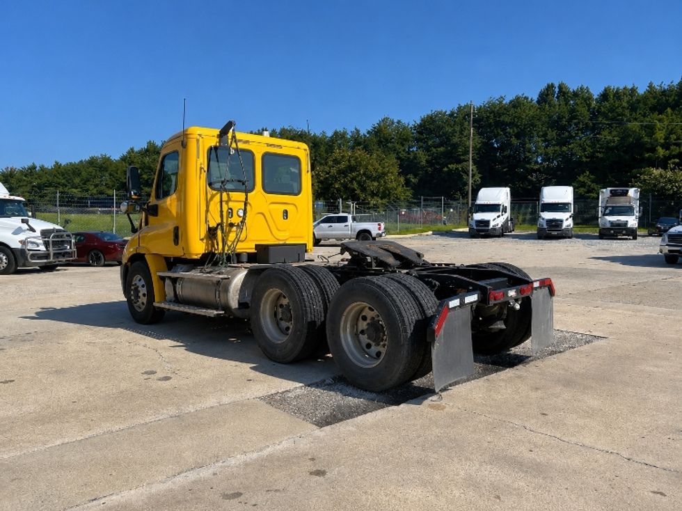 Day Cab Tractor-Heavy Duty Tractors-Freightliner-2020-Cascadia 11364ST-Birmingham-AL-482,353\n\t\tmiles-$ 34,750 - Image 5