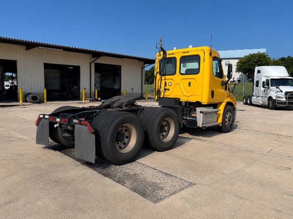 Day Cab Tractor-Heavy Duty Tractors-Freightliner-2020-Cascadia 11364ST-Birmingham-AL-482,353\n\t\tmiles-$ 34,750 - Image 7