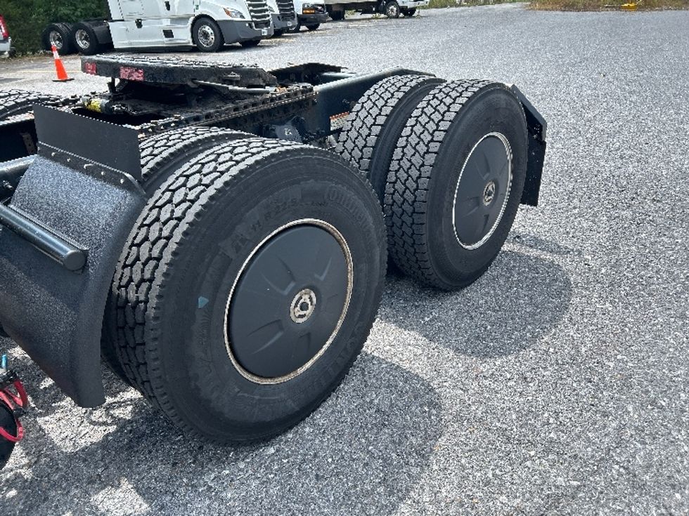 Day Cab Tractor-Heavy Duty Tractors-Freightliner-2020-Cascadia 11364ST-Blountville-TN-399,631\n\t\tmiles-$ 45,000 - Image 17
