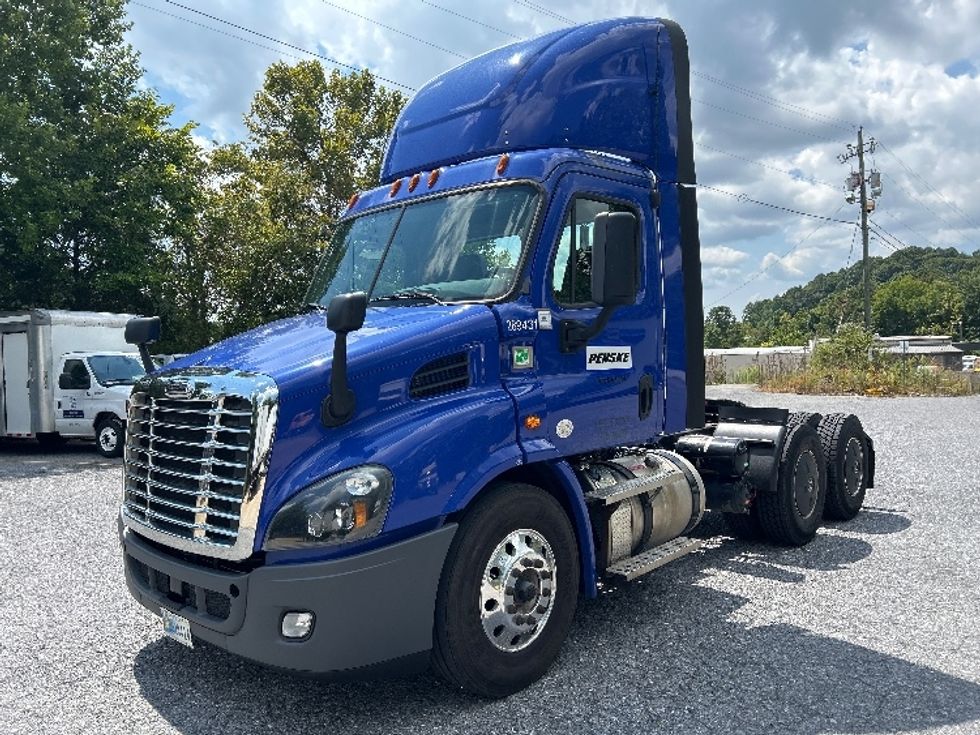 Day Cab Tractor-Heavy Duty Tractors-Freightliner-2020-Cascadia 11364ST-Blountville-TN-399,631\n\t\tmiles-$ 45,000 - Image 3