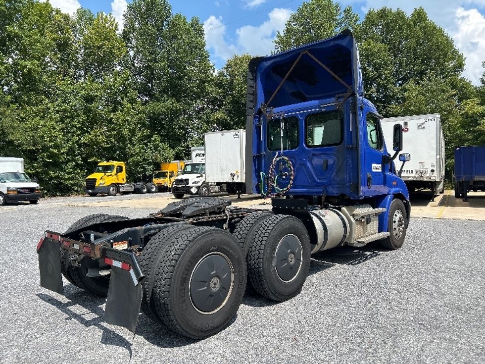 Day Cab Tractor-Heavy Duty Tractors-Freightliner-2020-Cascadia 11364ST-Blountville-TN-399,631\n\t\tmiles-$ 45,000 - Image 7