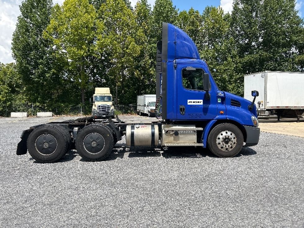 Day Cab Tractor-Heavy Duty Tractors-Freightliner-2020-Cascadia 11364ST-Blountville-TN-399,631\n\t\tmiles-$ 45,000 - Image 8
