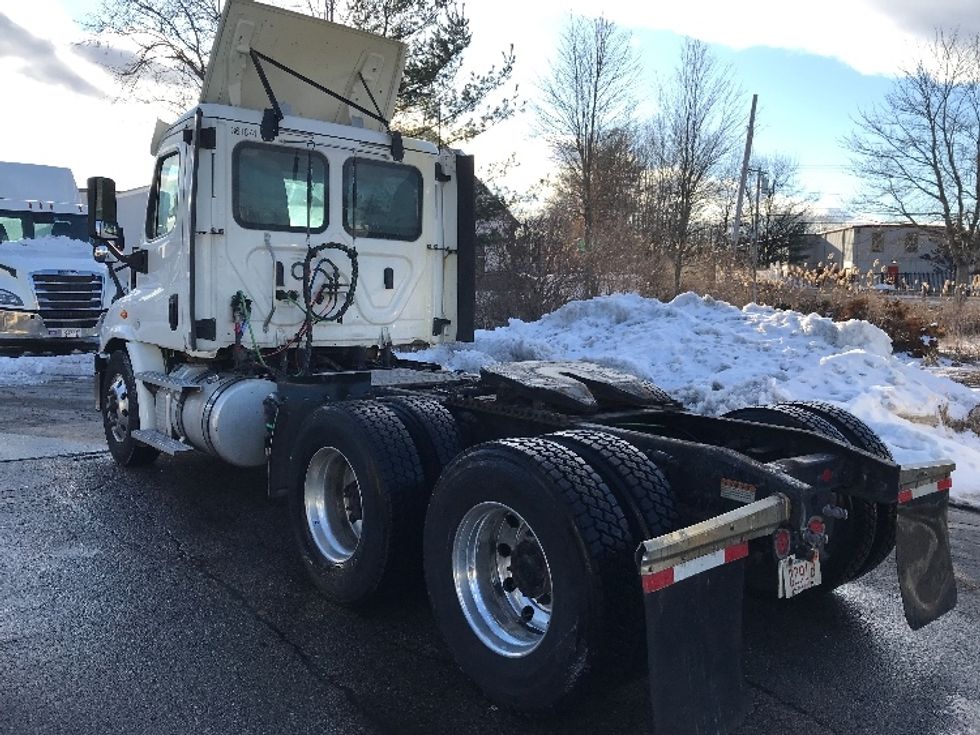 Day Cab Tractor-Heavy Duty Tractors-Freightliner-2020-Cascadia 11364ST-Chicopee-MA-212,771\n\t\tmiles-$ 53,000 - Image 5