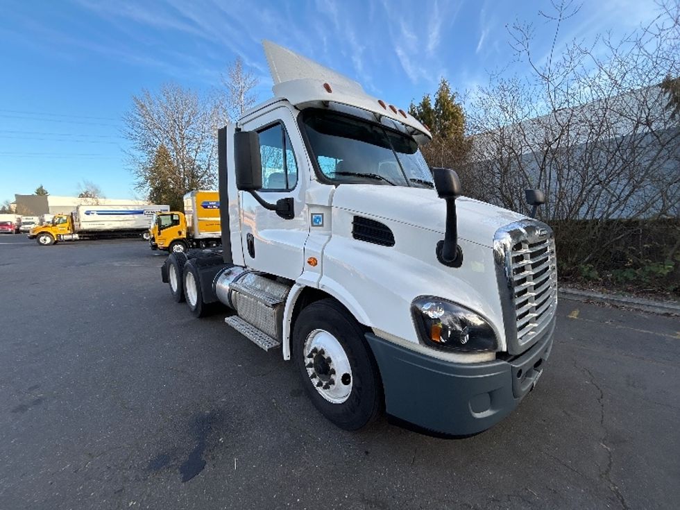 Day Cab Tractor-Heavy Duty Tractors-Freightliner-2020-Cascadia 11364ST-Clackamas-OR-257,259\n\t\tmiles-$ 47,500 - Image 1