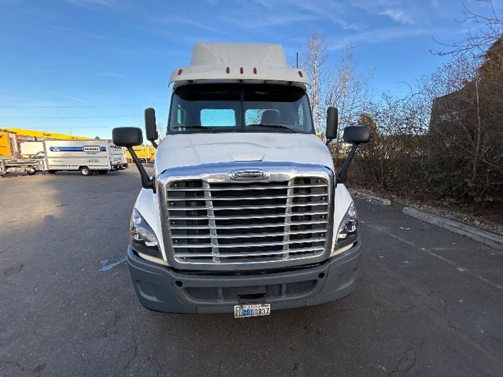 Day Cab Tractor-Heavy Duty Tractors-Freightliner-2020-Cascadia 11364ST-Clackamas-OR-257,259\n\t\tmiles-$ 47,500 - Image 2