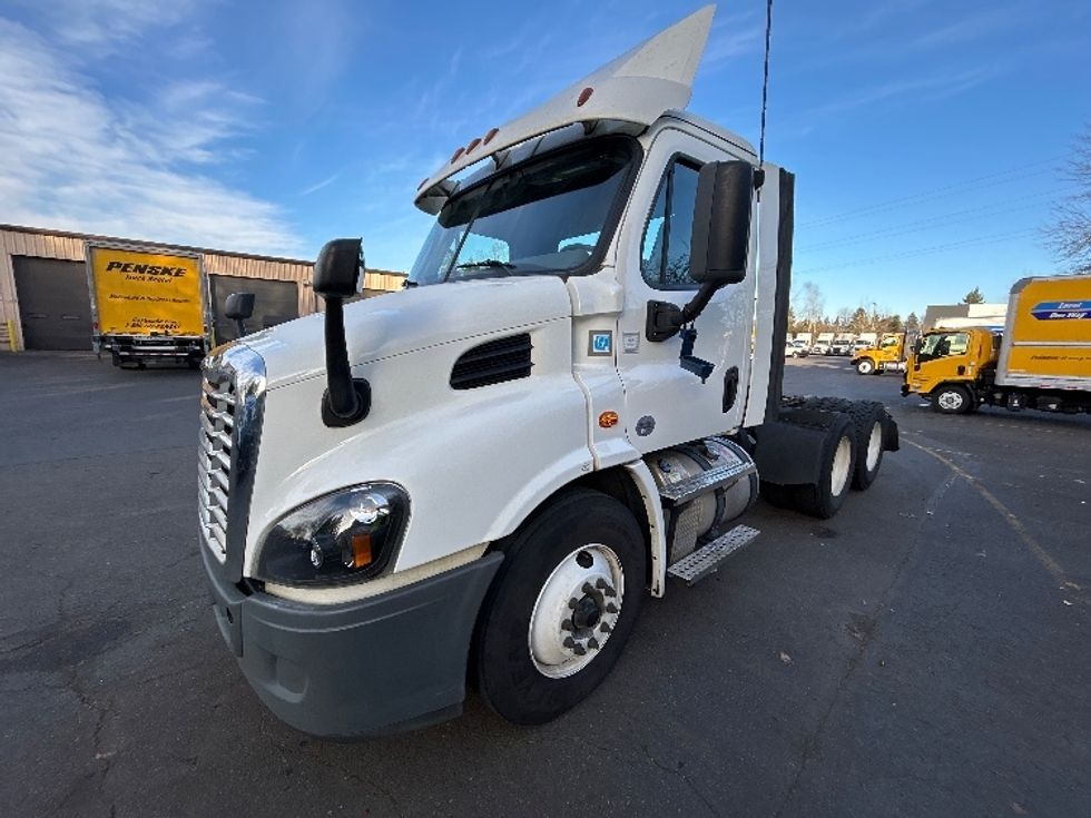 Day Cab Tractor-Heavy Duty Tractors-Freightliner-2020-Cascadia 11364ST-Clackamas-OR-257,259\n\t\tmiles-$ 47,500 - Image 3