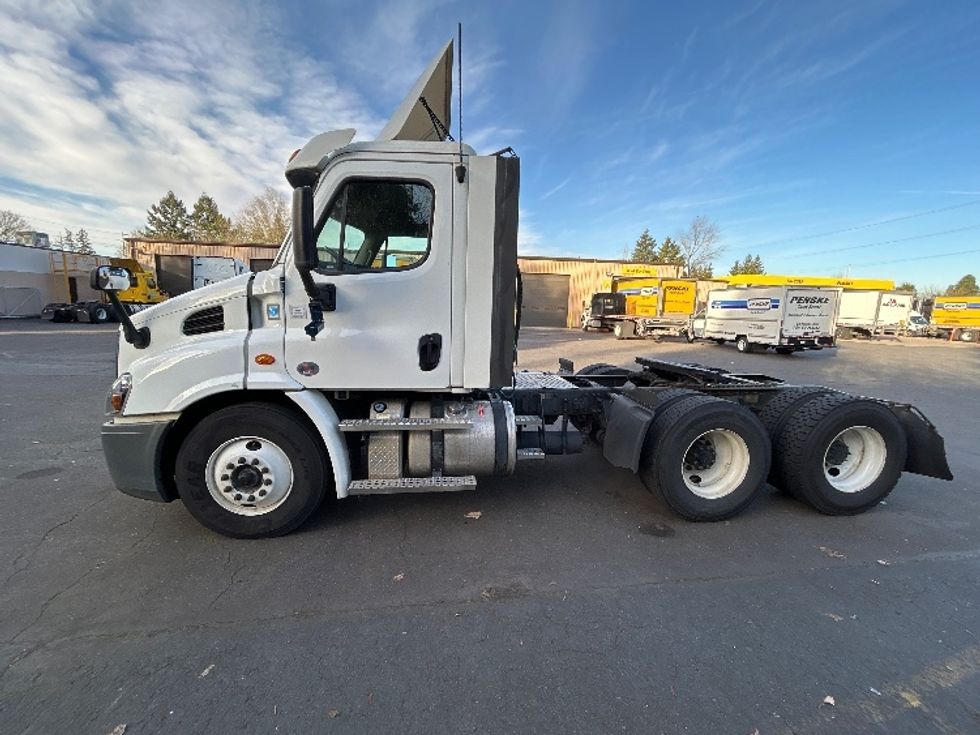 Day Cab Tractor-Heavy Duty Tractors-Freightliner-2020-Cascadia 11364ST-Clackamas-OR-257,259\n\t\tmiles-$ 47,500 - Image 4