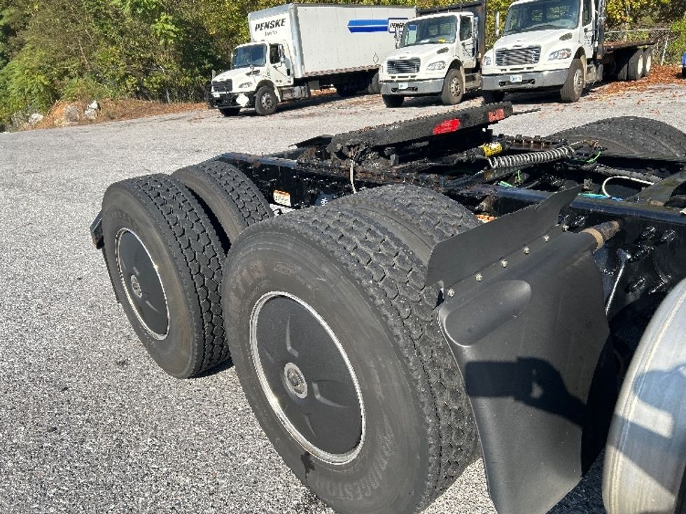 Day Cab Tractor-Heavy Duty Tractors-Freightliner-2020-Cascadia 11364ST-Cleveland-TN-406,651\n\t\tmiles-$ 45,000 - Image 18