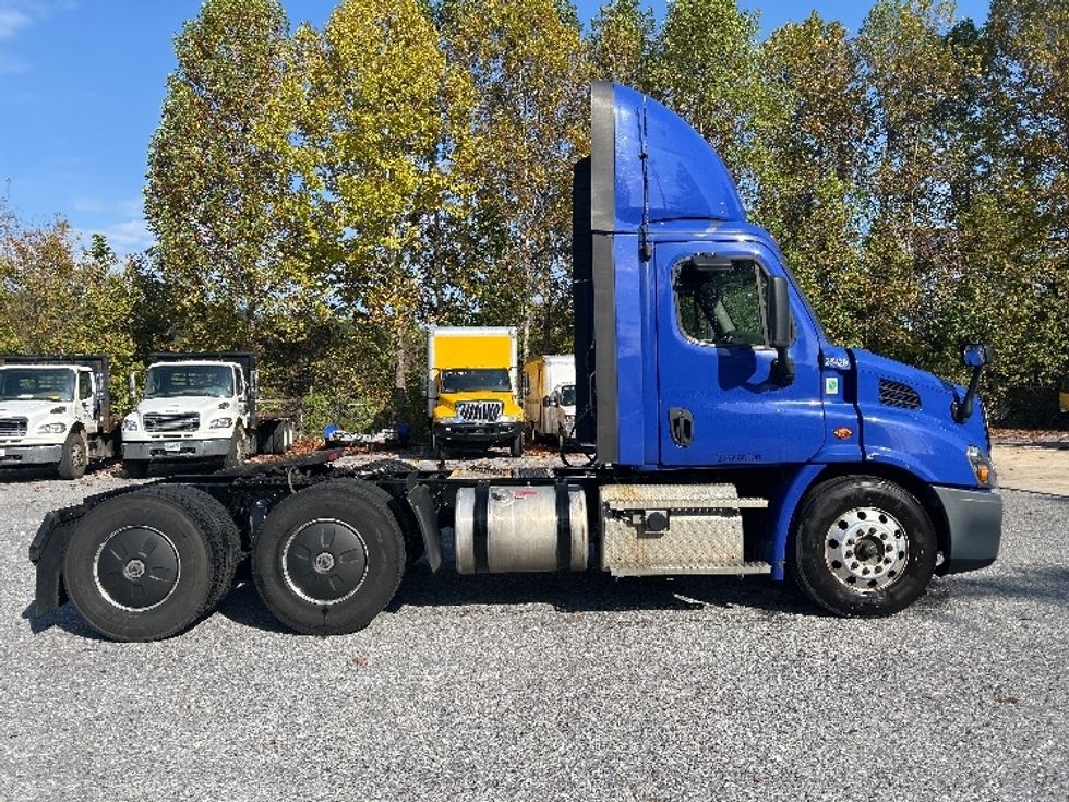 Day Cab Tractor-Heavy Duty Tractors-Freightliner-2020-Cascadia 11364ST-Cleveland-TN-406,651\n\t\tmiles-$ 45,000 - Image 8