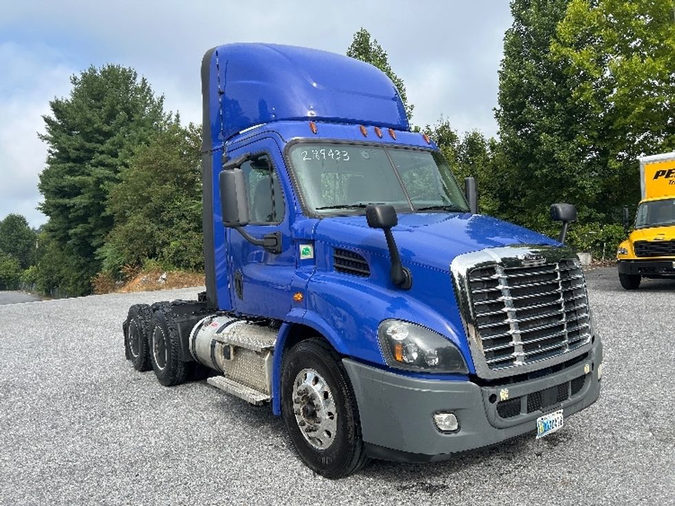 Day Cab Tractor-Heavy Duty Tractors-Freightliner-2020-Cascadia 11364ST-Cleveland-TN-538,554\n\t\tmiles-$ 34,750 - Image 1