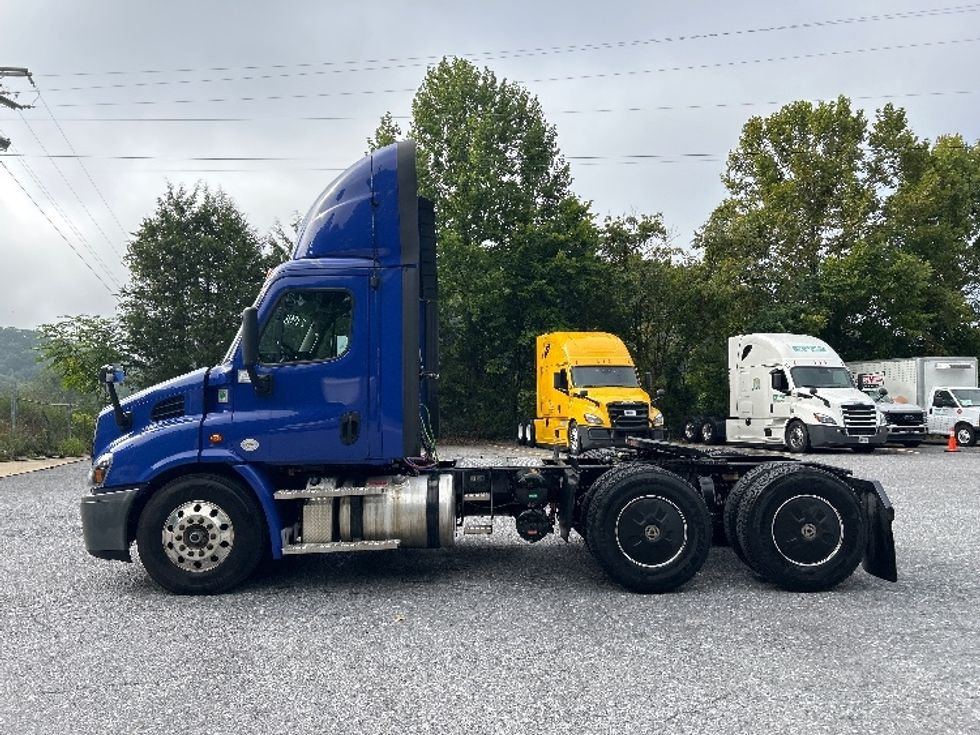Day Cab Tractor-Heavy Duty Tractors-Freightliner-2020-Cascadia 11364ST-Cleveland-TN-538,554\n\t\tmiles-$ 34,750 - Image 4