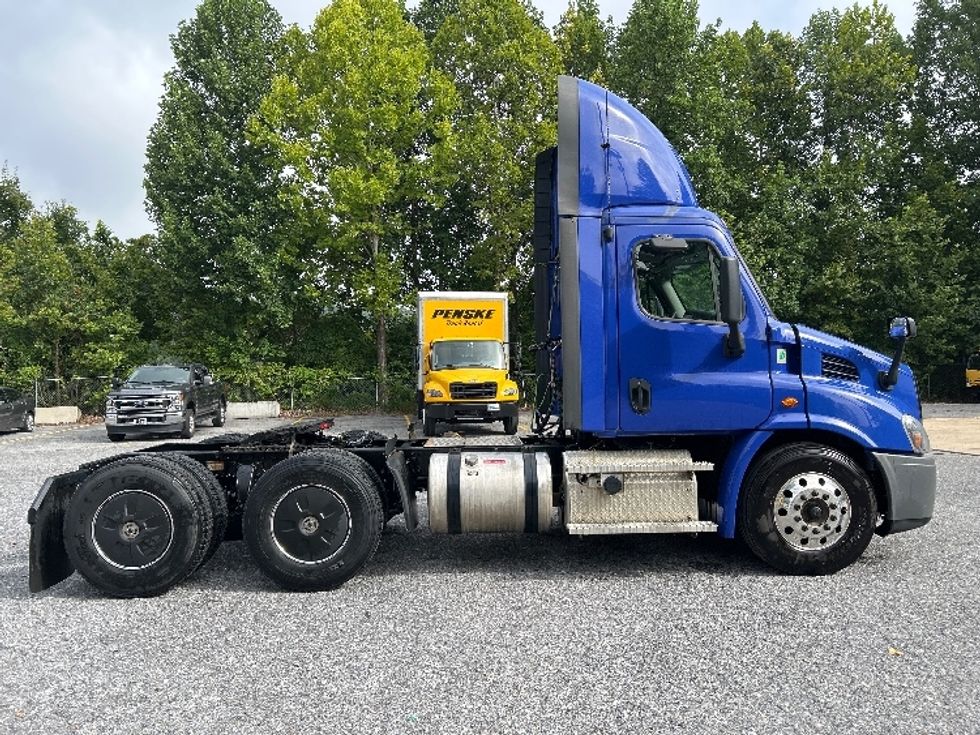 Day Cab Tractor-Heavy Duty Tractors-Freightliner-2020-Cascadia 11364ST-Cleveland-TN-538,554\n\t\tmiles-$ 34,750 - Image 8