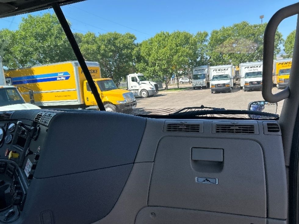 Day Cab Tractor-Heavy Duty Tractors-Freightliner-2020-Cascadia 11364ST-Denver-CO-194,609\n\t\tmiles-$ 76,250 - Image 13