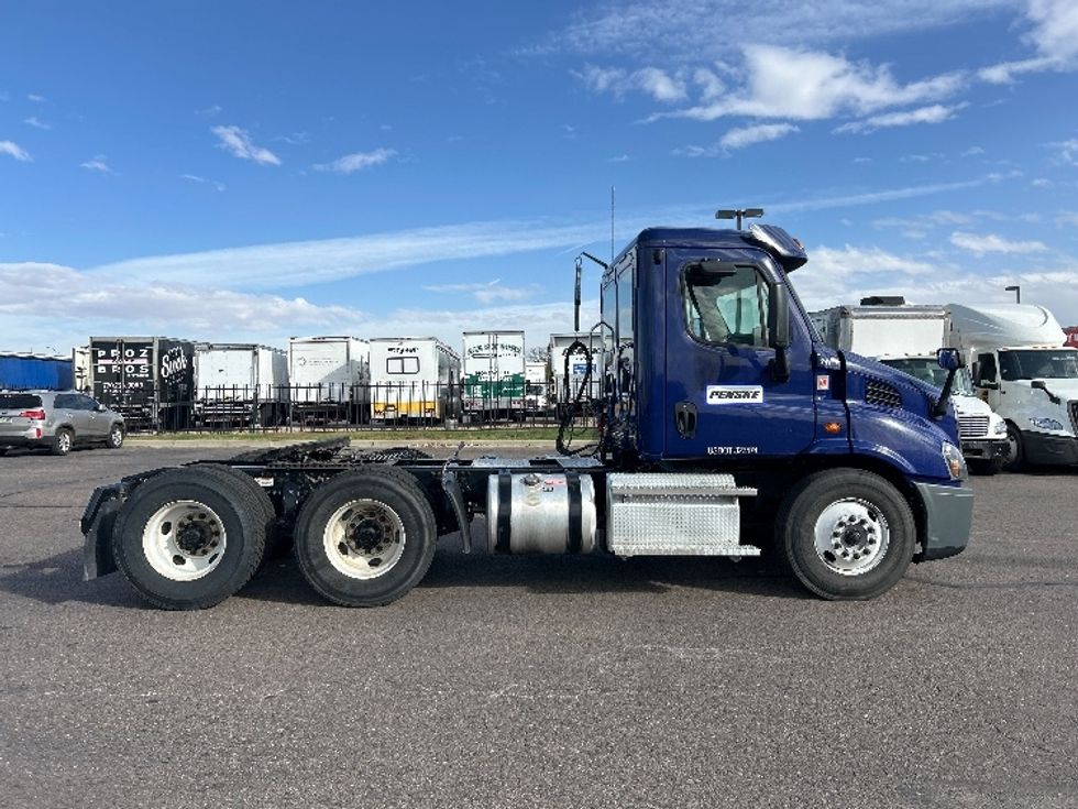 Day Cab Tractor-Heavy Duty Tractors-Freightliner-2020-Cascadia 11364ST-Denver-CO-194,609\n\t\tmiles-$ 76,250 - Image 8
