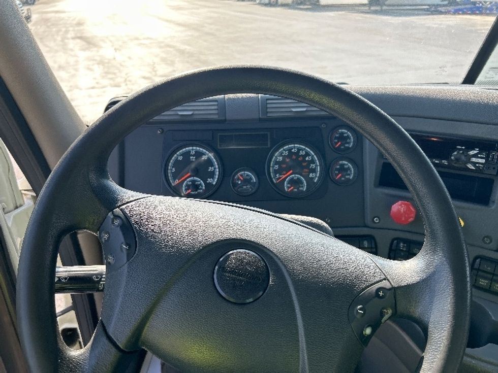 Day Cab Tractor-Heavy Duty Tractors-Freightliner-2020-Cascadia 11364ST-East Chicago-IN-430,061\n\t\tmiles-$ 39,250 - Image 11