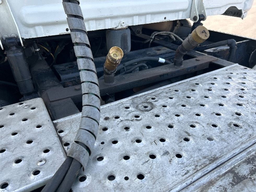 Day Cab Tractor-Heavy Duty Tractors-Freightliner-2020-Cascadia 11364ST-East Chicago-IN-430,061\n\t\tmiles-$ 39,250 - Image 17