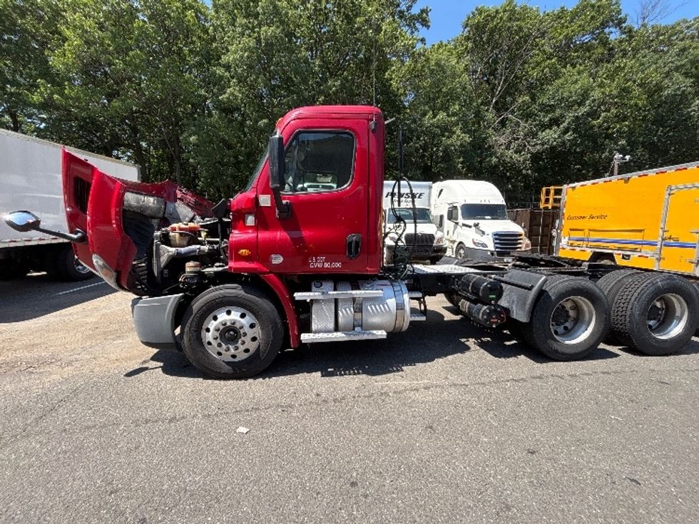 Day Cab Tractor-Heavy Duty Tractors-Freightliner-2020-Cascadia 11364ST-Edison-NJ-163,588\n\t\tmiles-$ 55,500 - Image 4