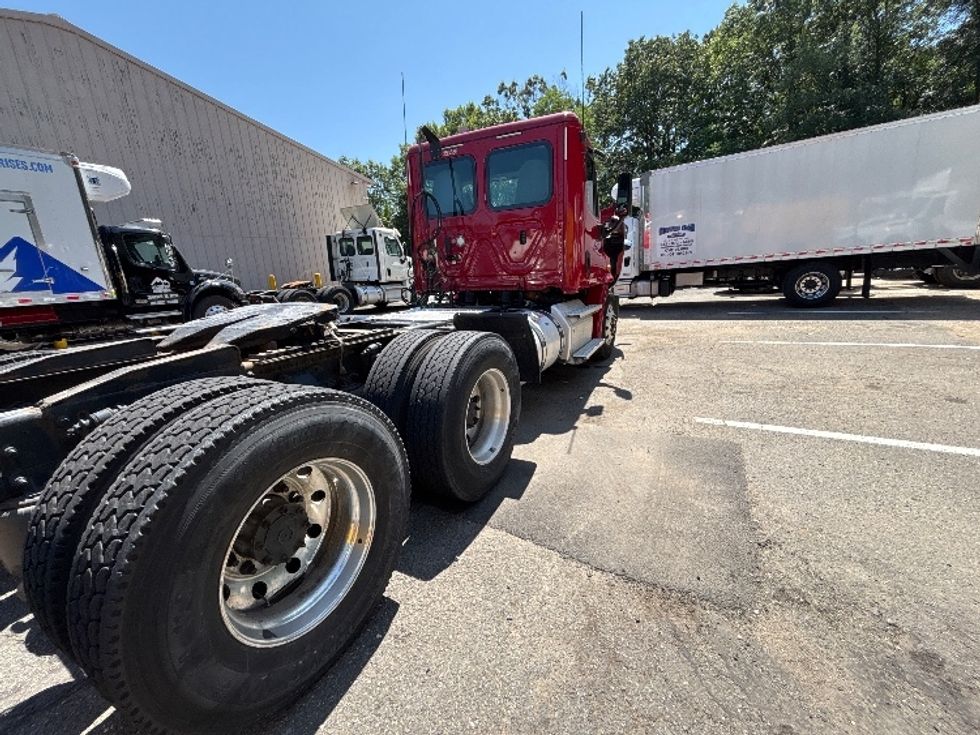 Day Cab Tractor-Heavy Duty Tractors-Freightliner-2020-Cascadia 11364ST-Edison-NJ-163,588\n\t\tmiles-$ 55,500 - Image 7