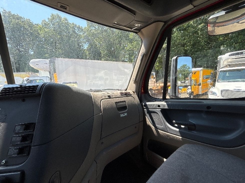 Day Cab Tractor-Heavy Duty Tractors-Freightliner-2020-Cascadia 11364ST-Edison-NJ-172,359\n\t\tmiles-$ 42,500 - Image 13