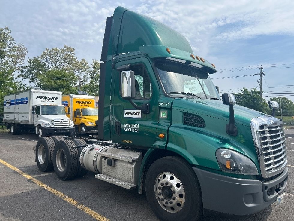 Day Cab Tractor-Heavy Duty Tractors-Freightliner-2020-Cascadia 11364ST-Edison-NJ-544,125\n\t\tmiles-$ 28,750 - Image 1