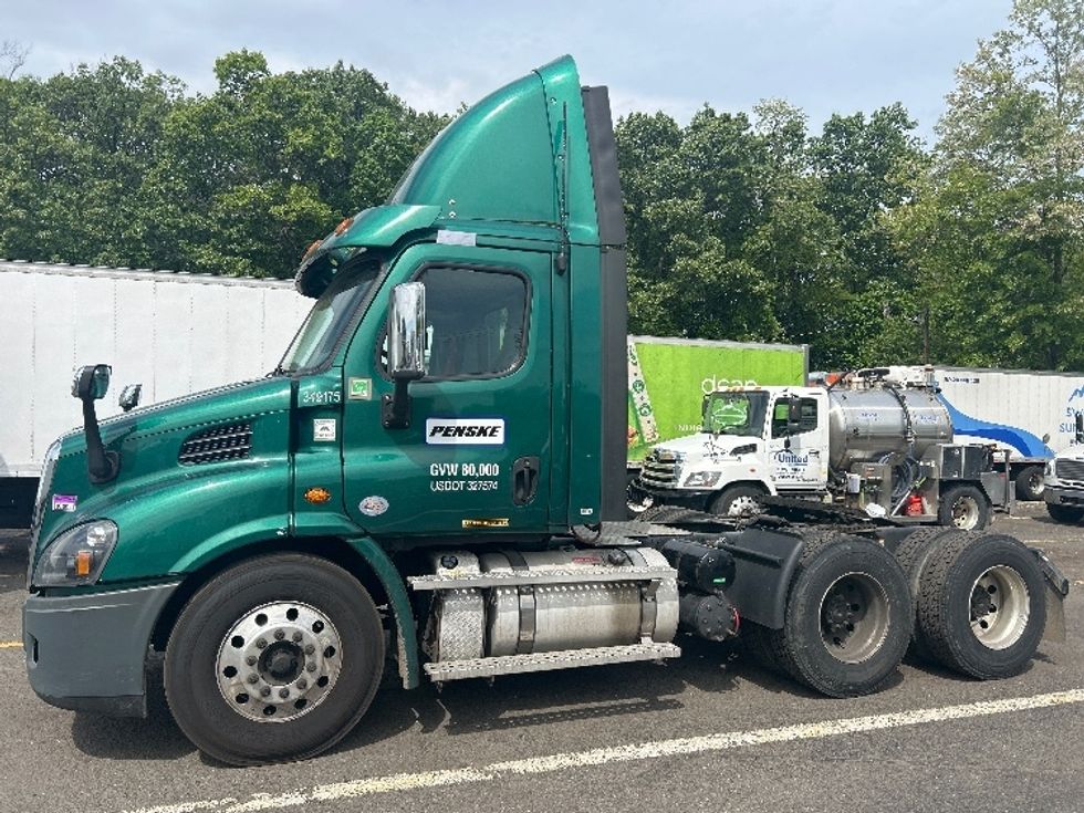 Day Cab Tractor-Heavy Duty Tractors-Freightliner-2020-Cascadia 11364ST-Edison-NJ-544,125\n\t\tmiles-$ 28,750 - Image 4
