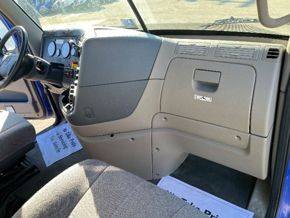 Day Cab Tractor-Heavy Duty Tractors-Freightliner-2020-Cascadia 11364ST-Elkhart-IN-327,433\n\t\tmiles-$ 46,500 - Image 13