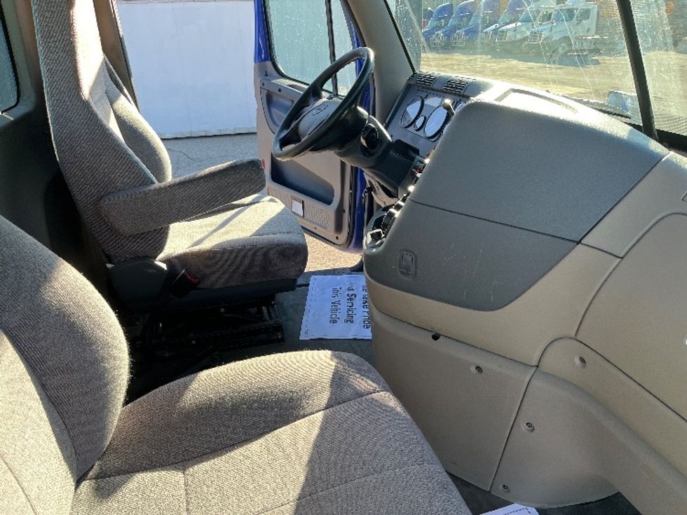 Day Cab Tractor-Heavy Duty Tractors-Freightliner-2020-Cascadia 11364ST-Elkhart-IN-327,433\n\t\tmiles-$ 46,500 - Image 14