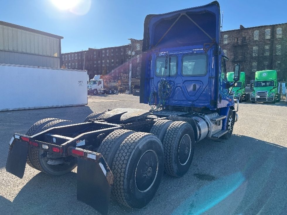 Day Cab Tractor-Heavy Duty Tractors-Freightliner-2020-Cascadia 11364ST-Elkhart-IN-327,433\n\t\tmiles-$ 46,500 - Image 7