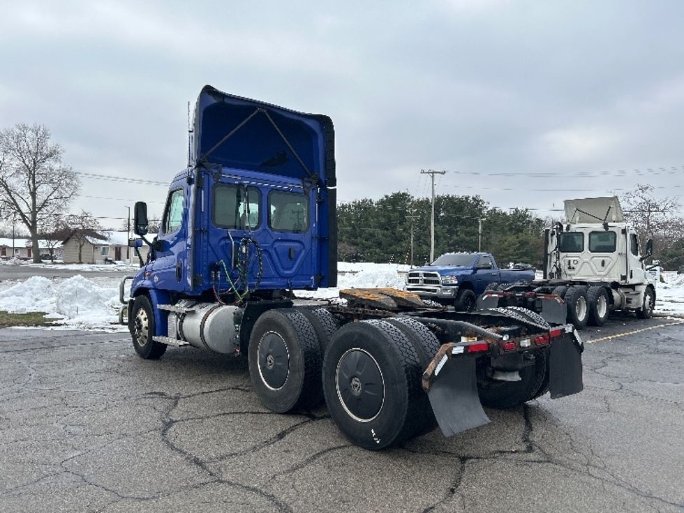 Day Cab Tractor-Heavy Duty Tractors-Freightliner-2020-Cascadia 11364ST-Elkhart-IN-389,287\n\t\tmiles-$ 43,250 - Image 5