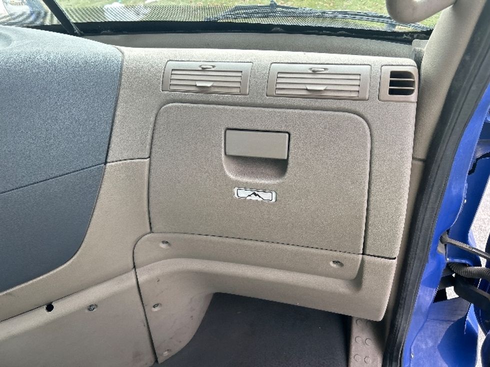 Day Cab Tractor-Heavy Duty Tractors-Freightliner-2020-Cascadia 11364ST-Elkhart-IN-404,909\n\t\tmiles-$ 42,500 - Image 13