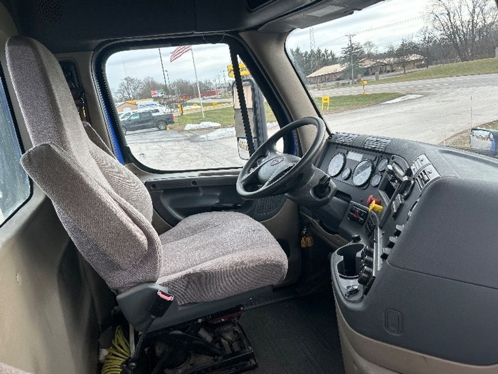 Day Cab Tractor-Heavy Duty Tractors-Freightliner-2020-Cascadia 11364ST-Elkhart-IN-404,909\n\t\tmiles-$ 42,500 - Image 14