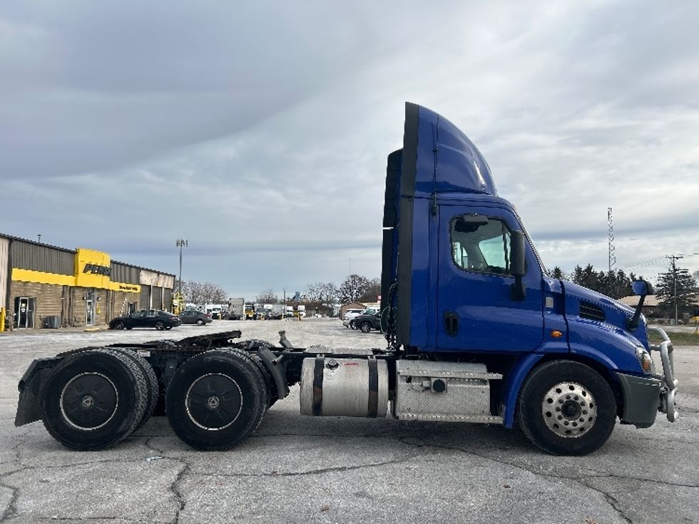 Day Cab Tractor-Heavy Duty Tractors-Freightliner-2020-Cascadia 11364ST-Elkhart-IN-404,909\n\t\tmiles-$ 42,500 - Image 8