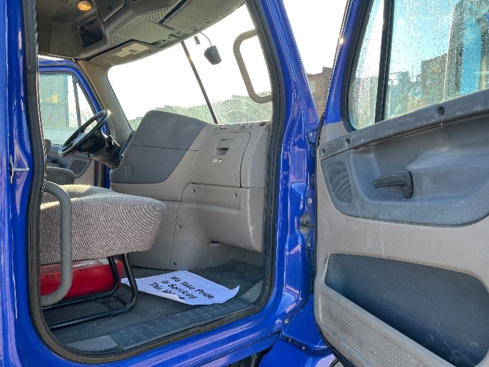 Day Cab Tractor-Heavy Duty Tractors-Freightliner-2020-Cascadia 11364ST-Elkhart-IN-424,654\n\t\tmiles-$ 41,250 - Image 12