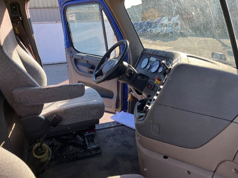 Day Cab Tractor-Heavy Duty Tractors-Freightliner-2020-Cascadia 11364ST-Elkhart-IN-424,654\n\t\tmiles-$ 41,250 - Image 14