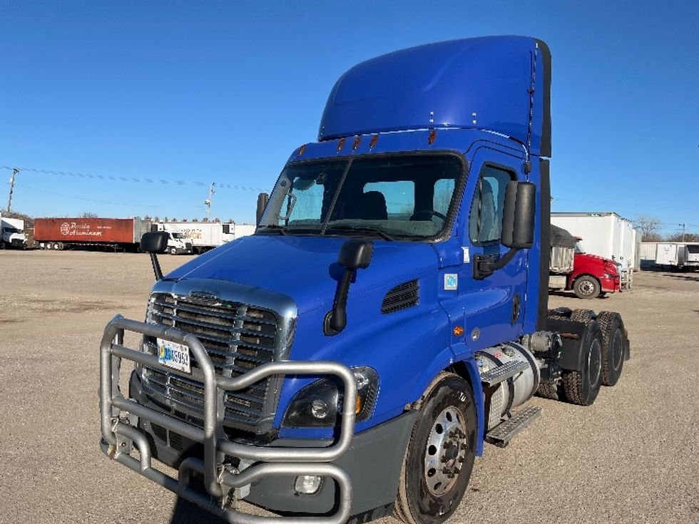 Day Cab Tractor-Heavy Duty Tractors-Freightliner-2020-Cascadia 11364ST-Elkhart-IN-424,654\n\t\tmiles-$ 41,250 - Image 3