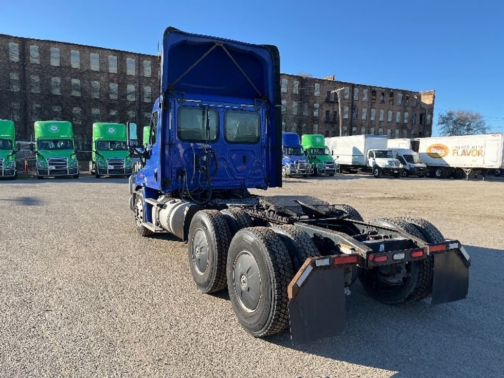 Day Cab Tractor-Heavy Duty Tractors-Freightliner-2020-Cascadia 11364ST-Elkhart-IN-424,654\n\t\tmiles-$ 41,250 - Image 5