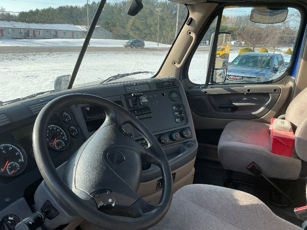 Day Cab Tractor-Heavy Duty Tractors-Freightliner-2020-Cascadia 11364ST-Elkhart-IN-427,962\n\t\tmiles-$ 40,500 - Image 10