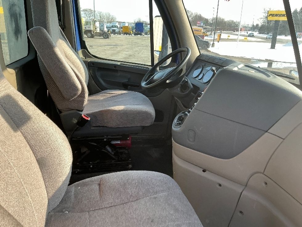 Day Cab Tractor-Heavy Duty Tractors-Freightliner-2020-Cascadia 11364ST-Elkhart-IN-427,962\n\t\tmiles-$ 40,500 - Image 14