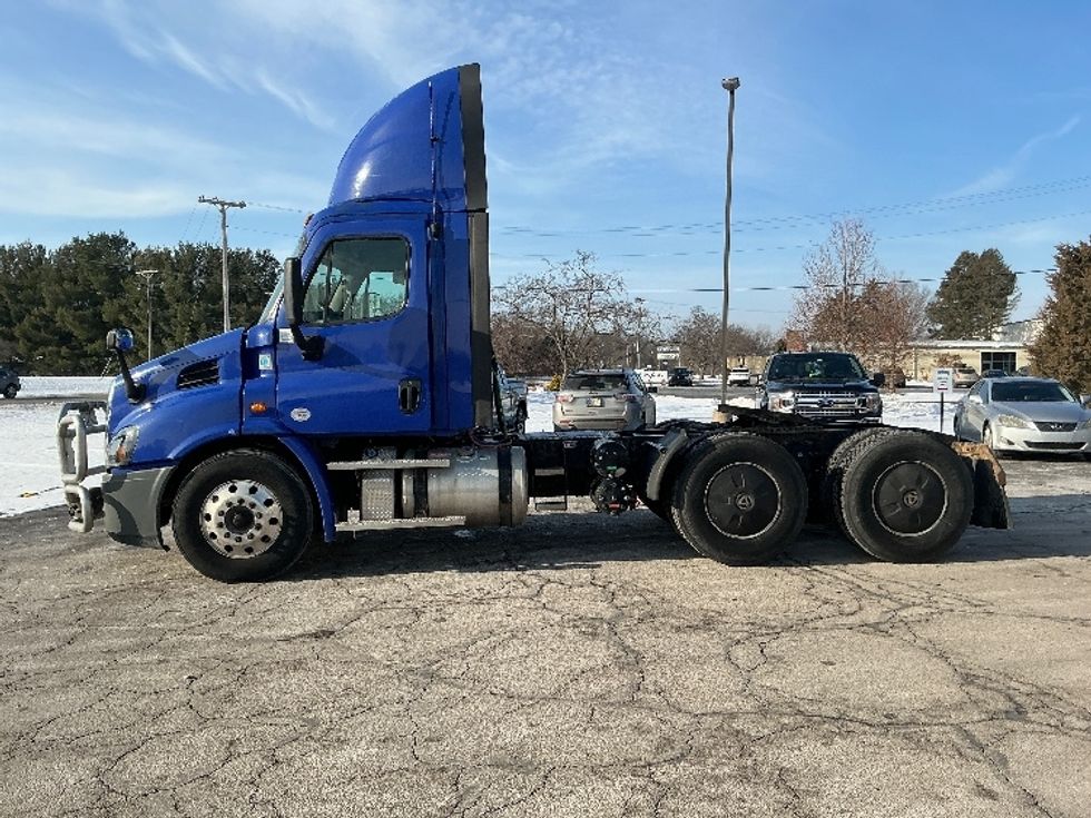 Day Cab Tractor-Heavy Duty Tractors-Freightliner-2020-Cascadia 11364ST-Elkhart-IN-427,962\n\t\tmiles-$ 40,500 - Image 4